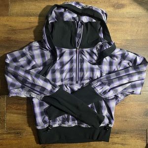 Lululemon long sleeve half zip.
